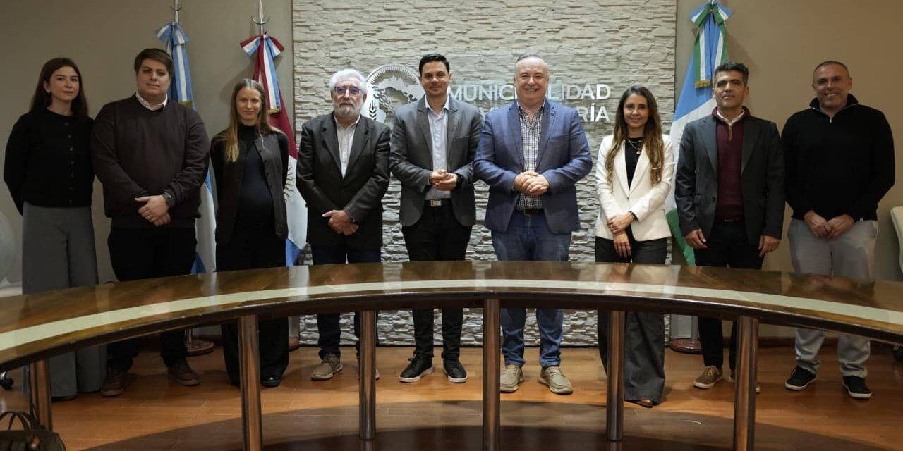 ACCASTELLO RECIBIÓ A AUTORIDADES DEL CLÚSTER DE PETRÓLEO, GAS Y MINERÍA DE CÓRDOBA