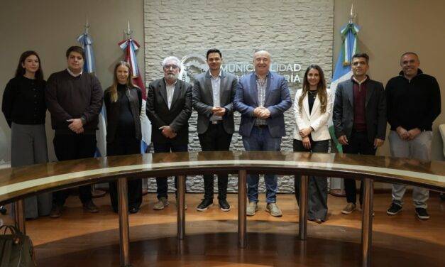 ACCASTELLO RECIBIÓ A AUTORIDADES DEL CLÚSTER DE PETRÓLEO, GAS Y MINERÍA DE CÓRDOBA