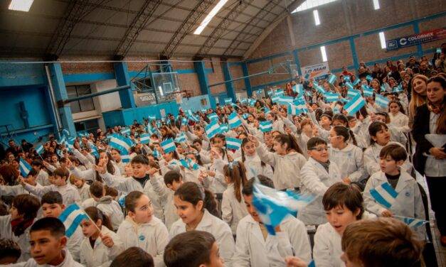 Más de 500 estudiantes realizaron la Promesa de Lealtad a la Bandera en Río Tercero