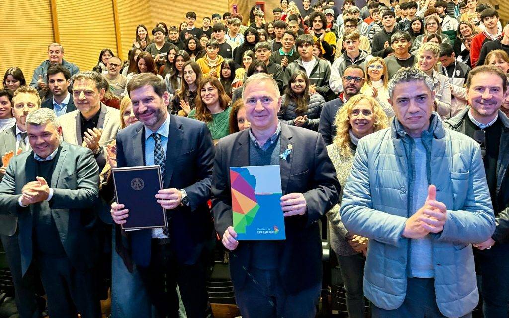 Más de 100 estudiantes de escuelas técnicas participaron de una jornada sobre prevención de la violencia digital