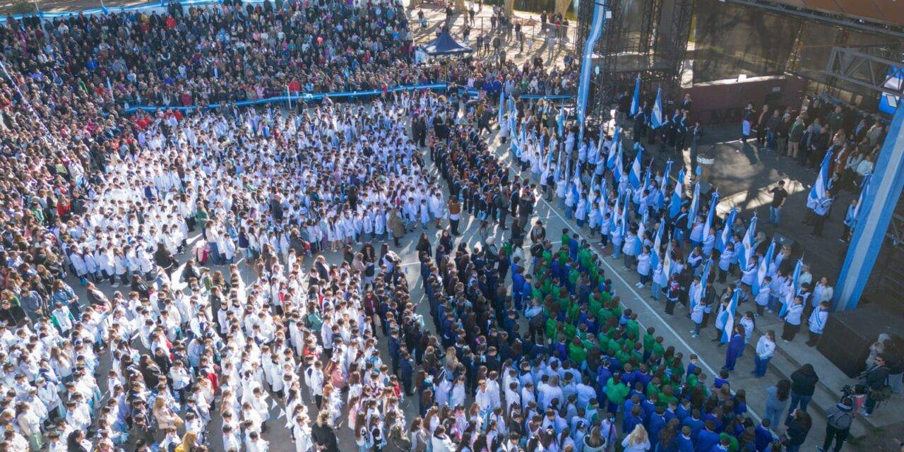 Más de 1.800 estudiantes realizaron la Promesa de Lealtad a la Bandera en Río Cuarto