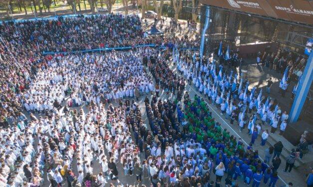 Más de 1.800 estudiantes realizaron la Promesa de Lealtad a la Bandera en Río Cuarto
