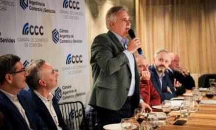 Llaryora participó de un encuentro con la Cámara de Comercio de Córdoba