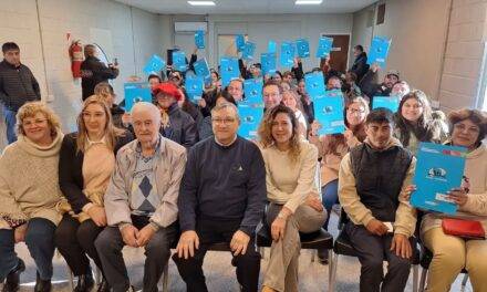Bulnes entregó escrituras sociales