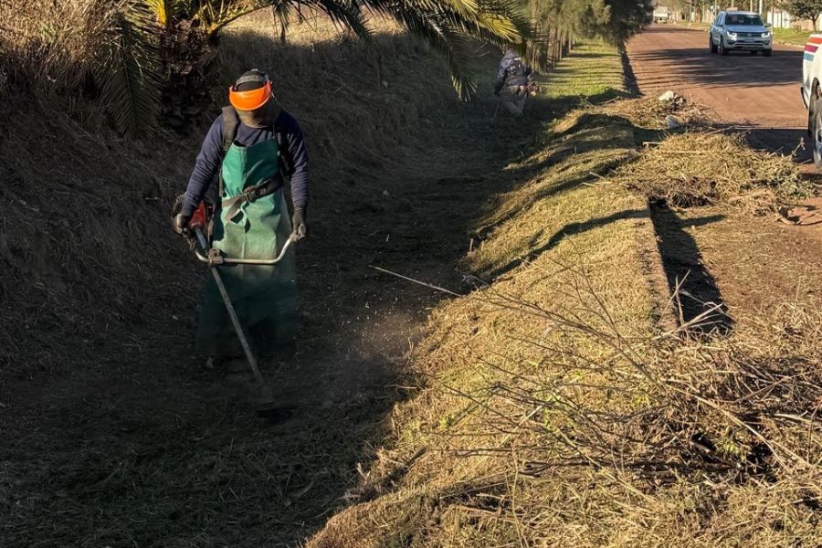 Arias: se finalizaron las tareas de limpieza y mantenimiento en un canal de desagüe