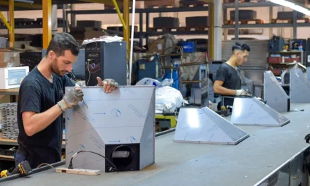Ley laboral: ya rigen las restricciones para los convenios colectivos y la actividad sindical