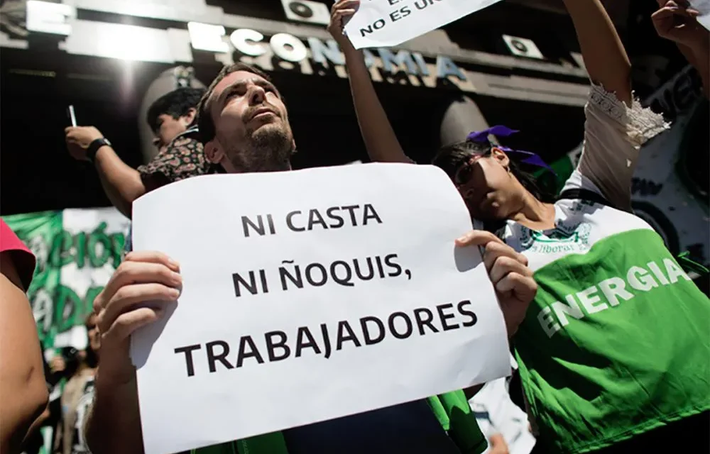 Según cifras del Indec, el gobierno de Milei ya recortó 70 mil empleos en la administración pública