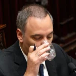 El Senado pospuso una semana la sesión por Manuel Adorni pero avanza su interpelación