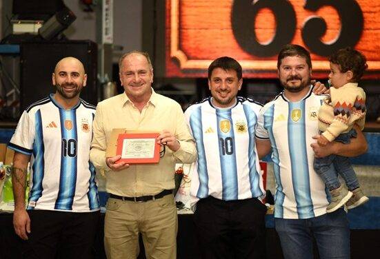 El Club Alas Coloradas celebró sus 65 años con una multitudinaria cena aniversario