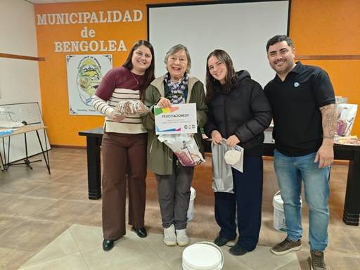 Bengolea reconoció a los ganadores del concurso «Quiero Mi Bandera»