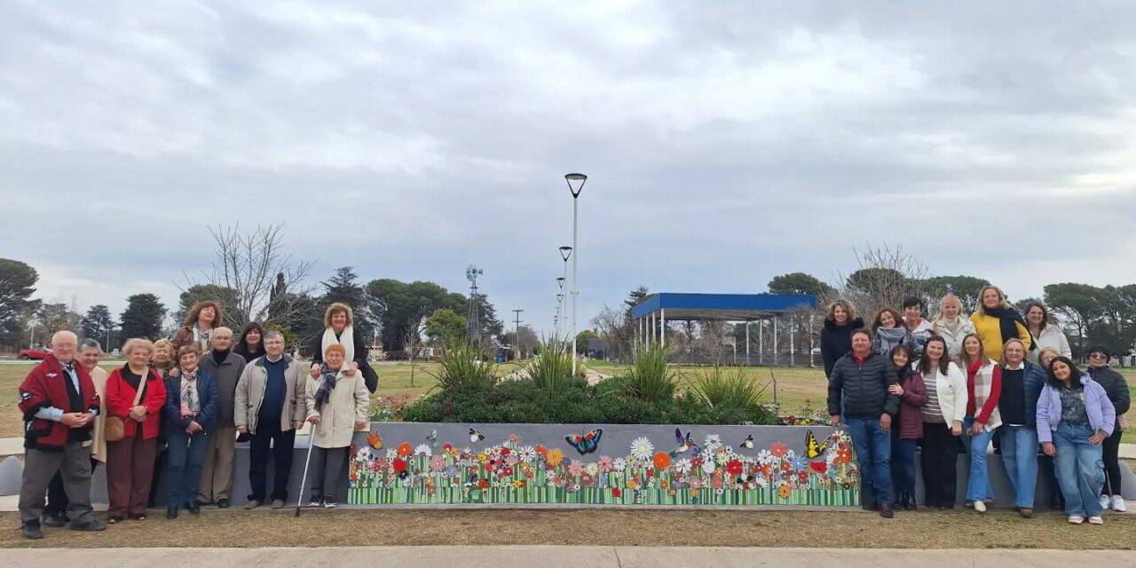 Bulnes inauguró el cantero central de la ciclovía realizado por vecinas de la localidad