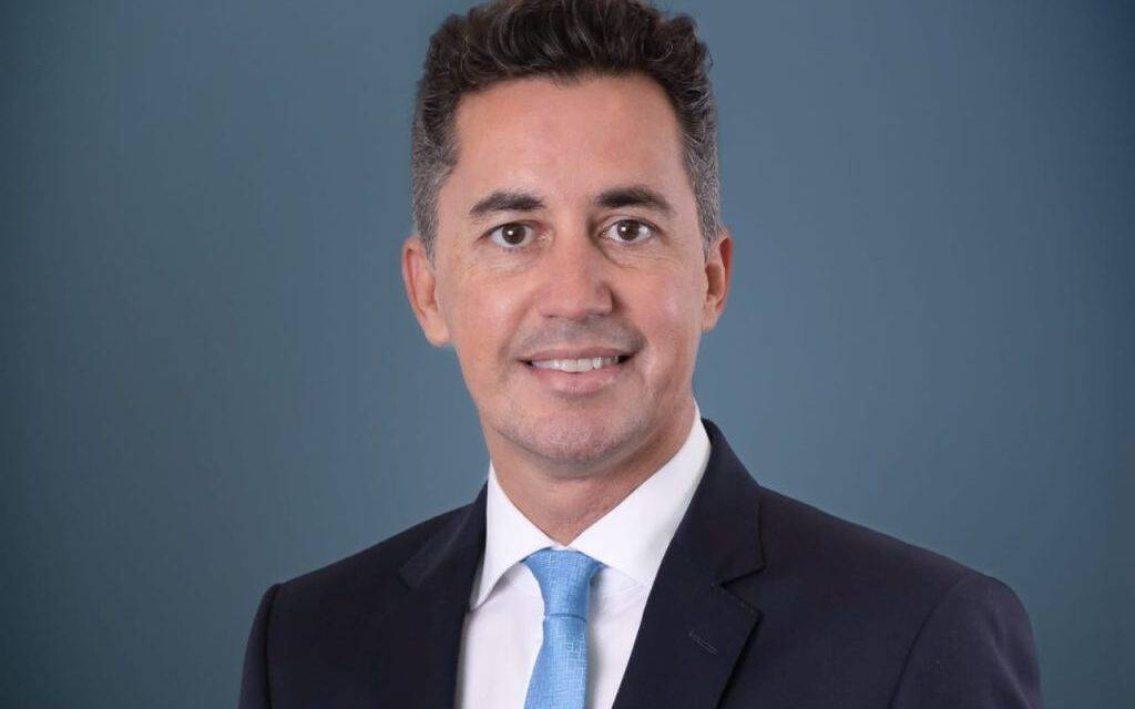El ministro Manuel Calvo asume la Jefatura de Gabinete