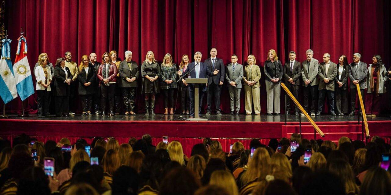 Córdoba lideró las Pruebas Aprender 2025 y Llaryora reconoció a los docentes por los resultados