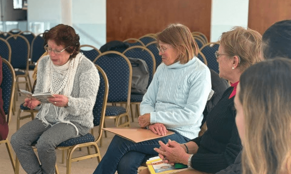 Arias promovió un encuentro intergeneracional a través del Primer Café Literario