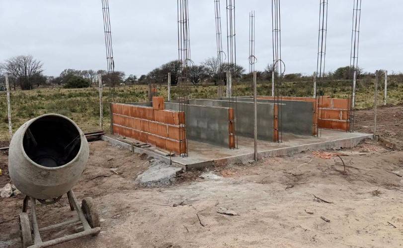 Villa Huidobro avanza con obras en el Cementerio Municipal y la puesta en valor de la Plaza 9 de Julio
