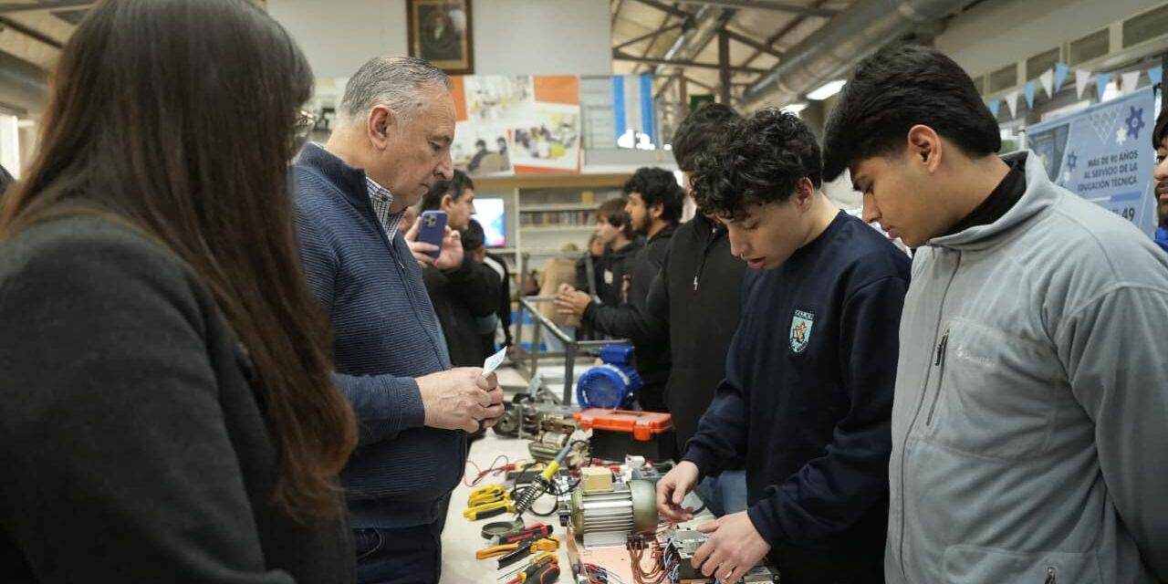 Villa María: Accastello participó de la primera feria de ciencias local