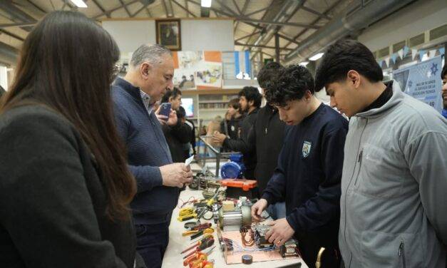 Villa María: Accastello participó de la primera feria de ciencias local