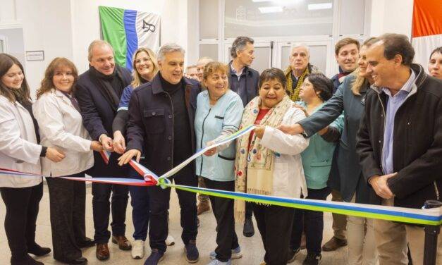 Con la presencia del gobernador, el intendente Guillermo de Rivas inauguró la ampliación del Centro de Salud Municipal
