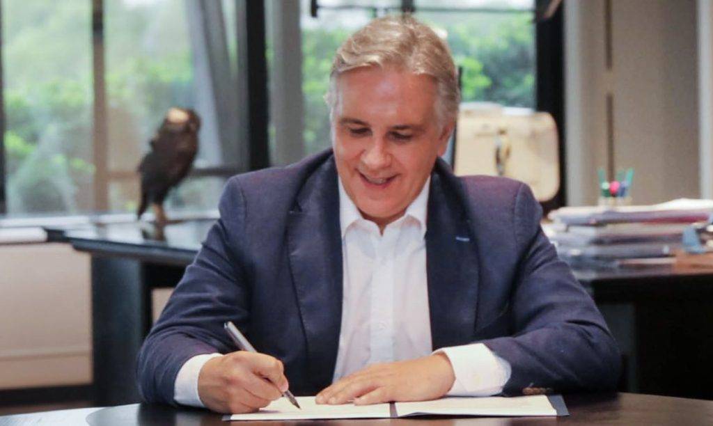 Llaryora promulgó la Ley de Protección y Apoyo a las Empresas Recuperadas
