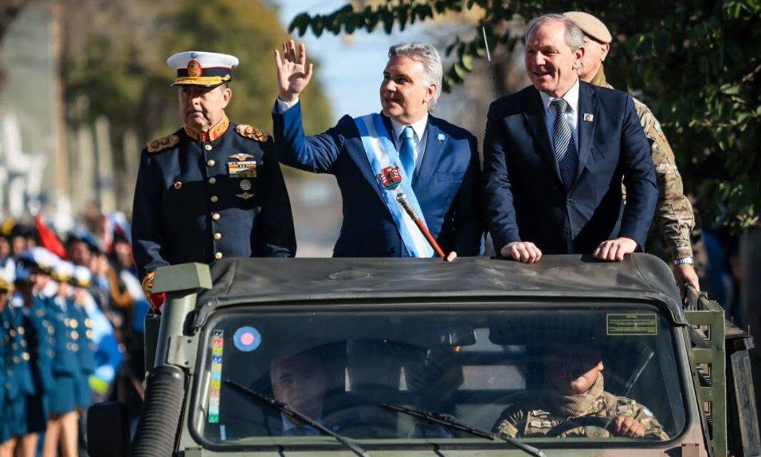 Río Cuarto: Llaryora encabezó los actos por el Día de la Independencia y llamó a la unidad de los argentinos