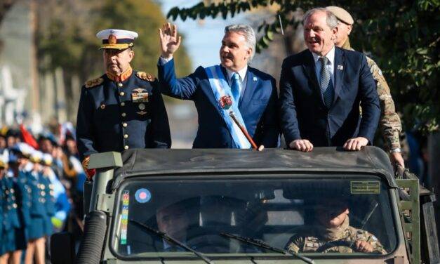 Río Cuarto: Llaryora encabezó los actos por el Día de la Independencia y llamó a la unidad de los argentinos