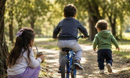 Buscan familia para tres hermanos