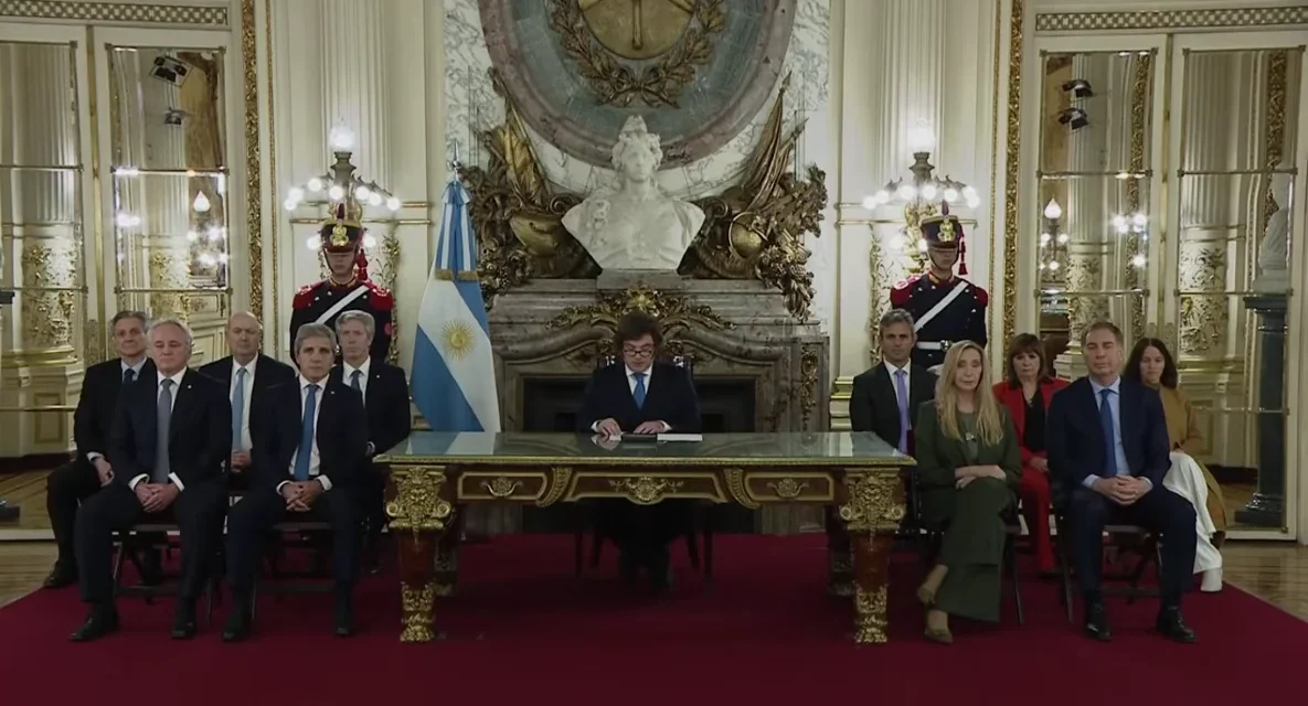 Lejos de dinamitarlo, Milei explicó el proyecto de reforma de la Carta Orgánica del Banco Central