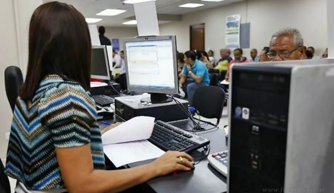 El ajuste sin fin: casi 70 mil empleos públicos se perdieron desde que asumió Javier Milei
