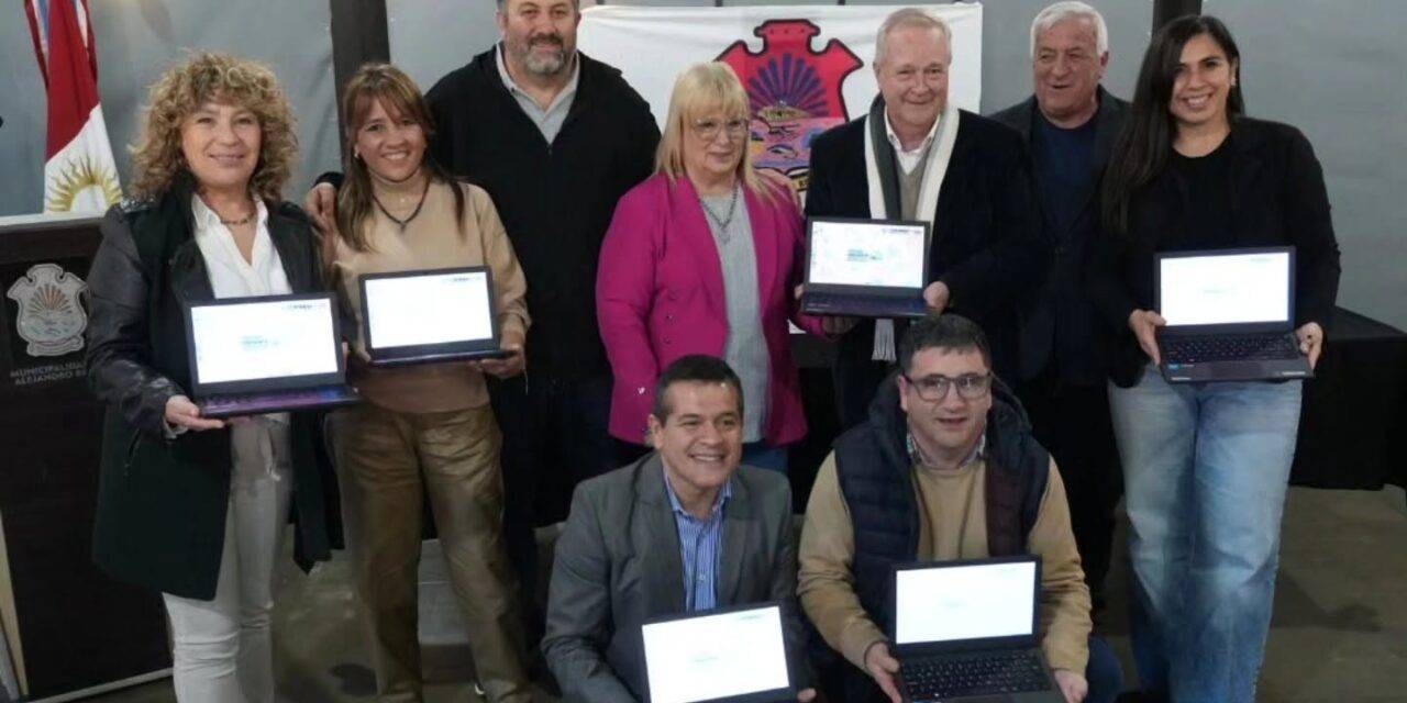 El CEIJA Nº 21 de Ucacha recibió siete notebooks del programa Tecno Presente