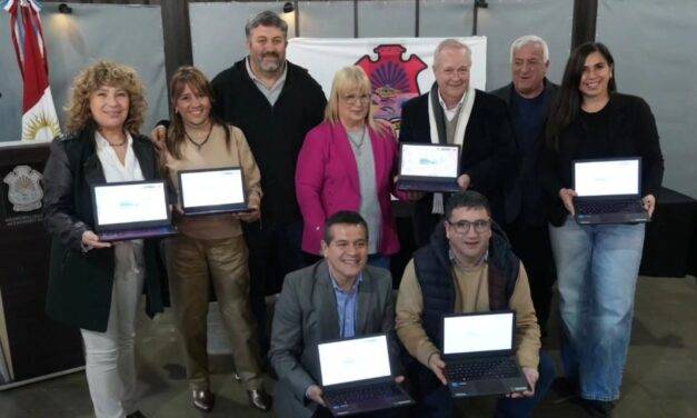 El CEIJA Nº 21 de Ucacha recibió siete notebooks del programa Tecno Presente