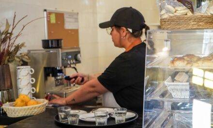 El Gobierno de Córdoba acompaña el nuevo café inclusivo de Las Acequias