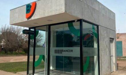 El cajero automático de Bancor volvió a funcionar en su nueva ubicación en Charras