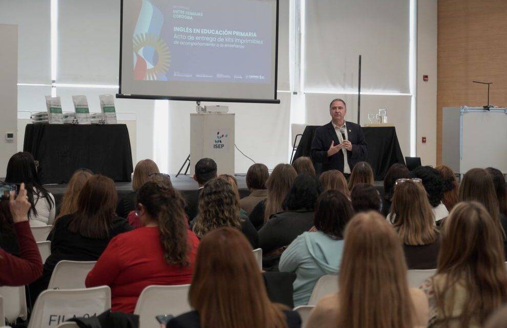 La Provincia distribuye kits didácticos para fortalecer la enseñanza del inglés en más de 1.650 escuelas primarias