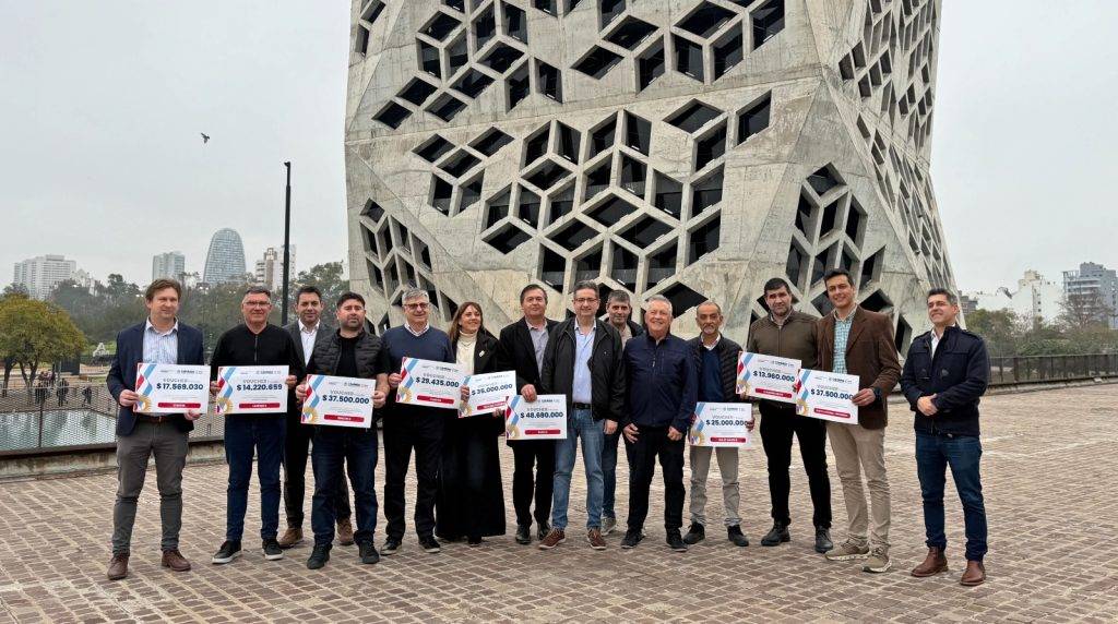 La Provincia entregó aportes para obras de redes de gas en nueve localidades