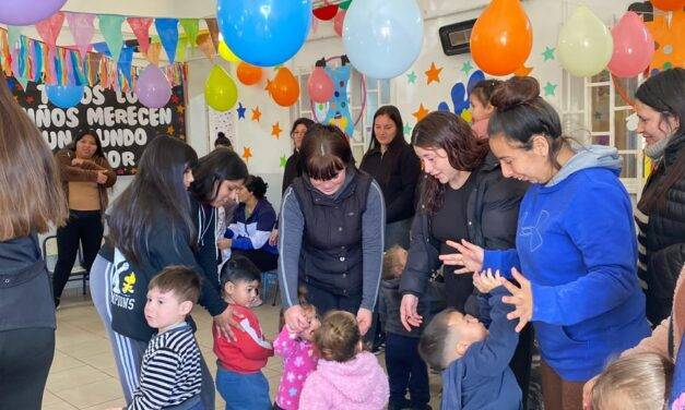 Villa Nueva: Territorio de Derechos llegó a Sala Cuna Los Olmos con una nueva jornada de teatro en familia.