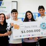 Estudiantes cordobeses crearon una mano robótica para rehabilitación de personas con Parkinson y artritis