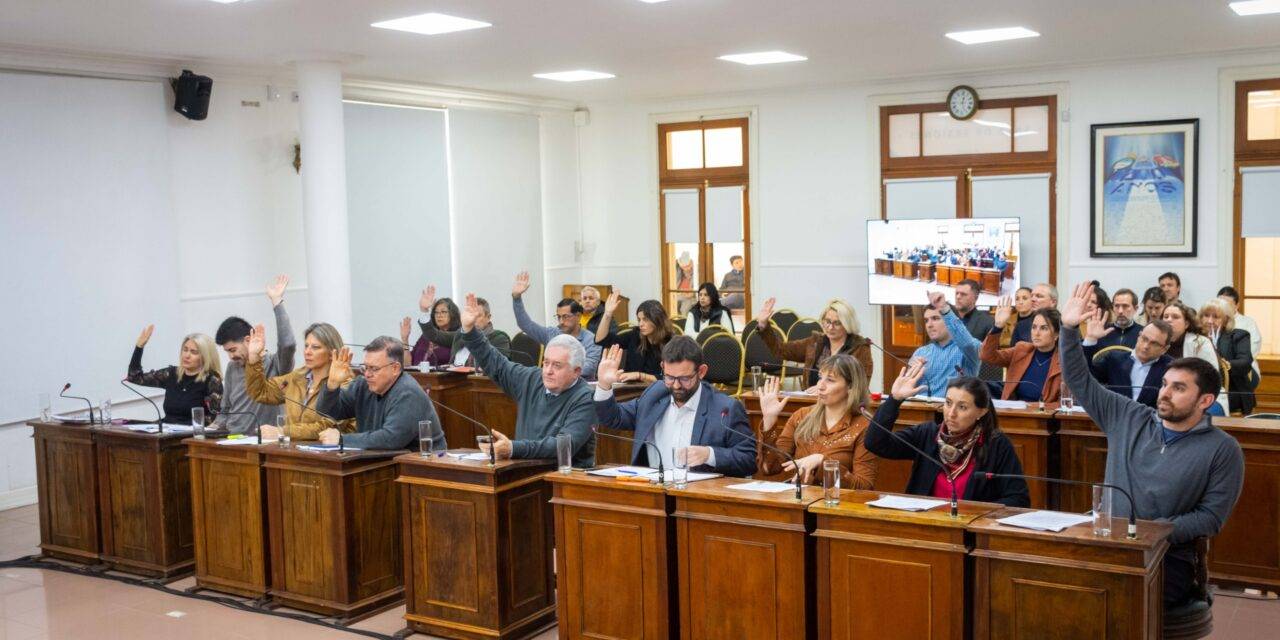 Con la presencia del intendente de Rivas y por unanimidad, el Concejo respaldó la mayor inversión en obras de la historia de Río Cuarto