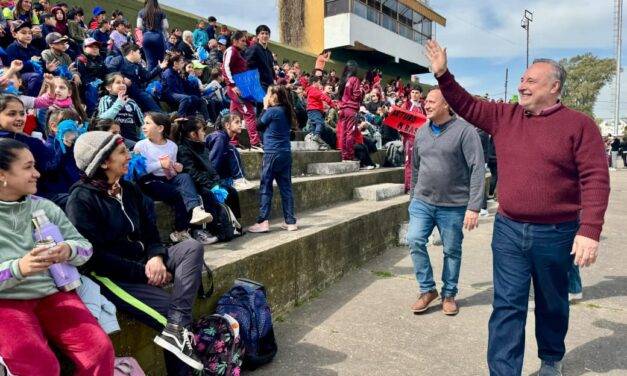 “JUGANDO CON TERCERO”: ACCASTELLO PARTICIPÓ DE UNA JORNADA DEPORTIVA PARA ESCUELAS PRIMARIAS