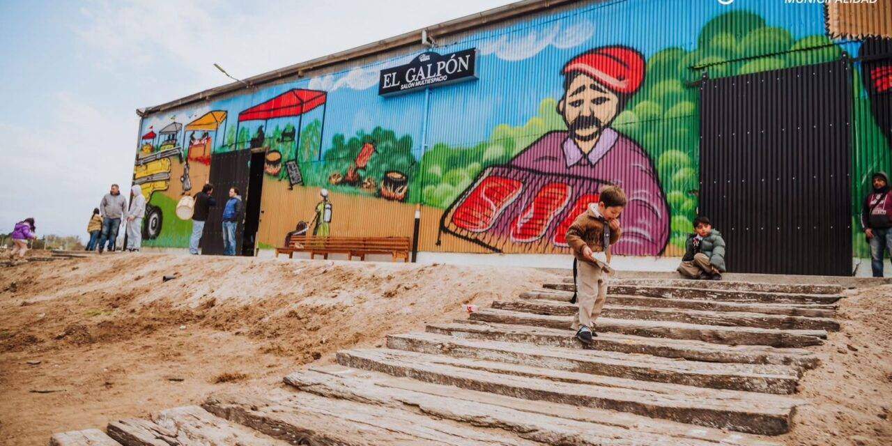 Alcira Gigena inauguró “El Galpón” con una gran peña folclórica