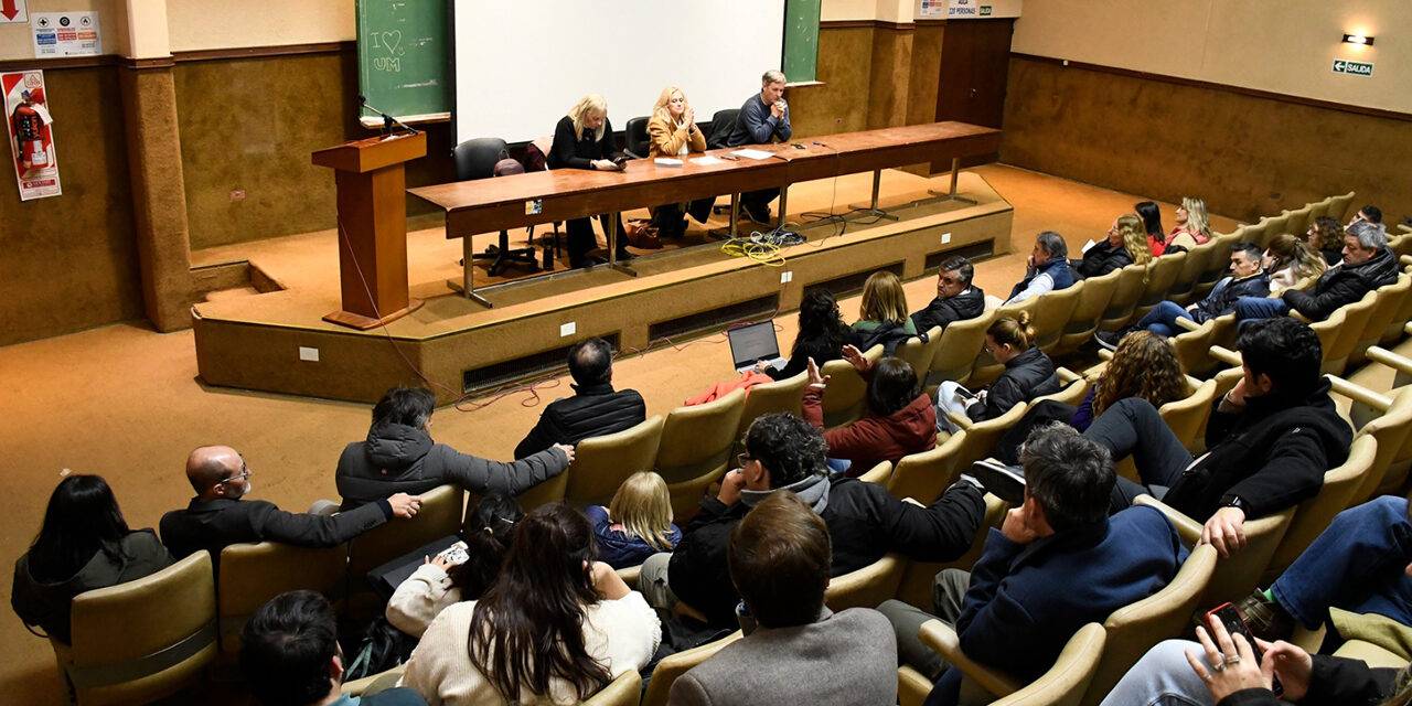 UNRC: continúa la toma del Rectorado y el Consejo Superior retomará el debate este miércoles