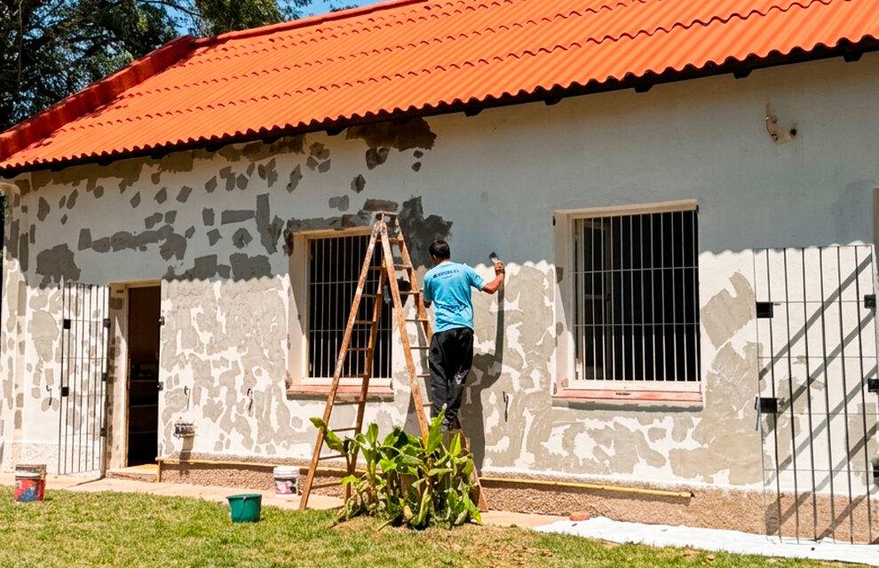 General Cabrera: la Provincia ejecutó obras en cuatro escuelas mediante el FoDeMEEP