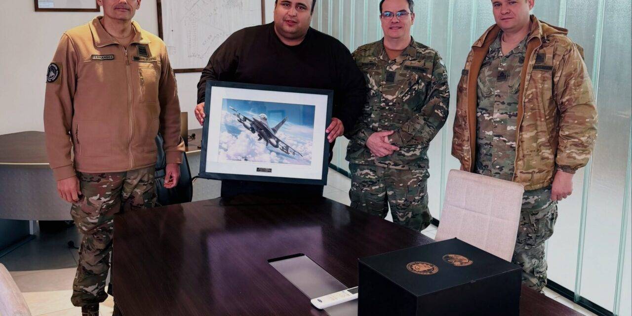 El Gobierno de Las Higueras se reunió con autoridades de la Fuerza Aérea