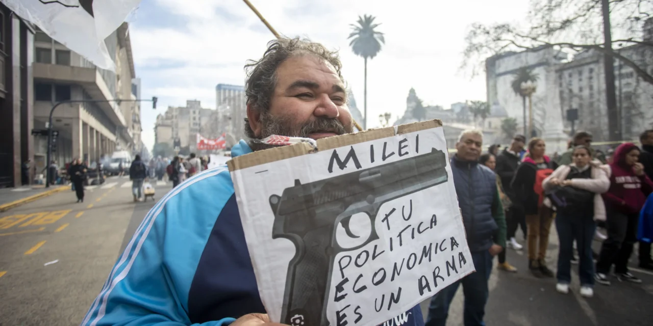 Centrales obreras repudiaron el avance del endeudamiento: «Responde a una política de gobierno»