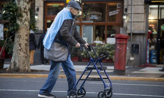 Informe de la UCA: ingresos insuficientes en más del 40% de hogares con adultos mayores