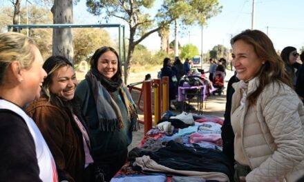 Prunotto visitó feria de emprendedoras