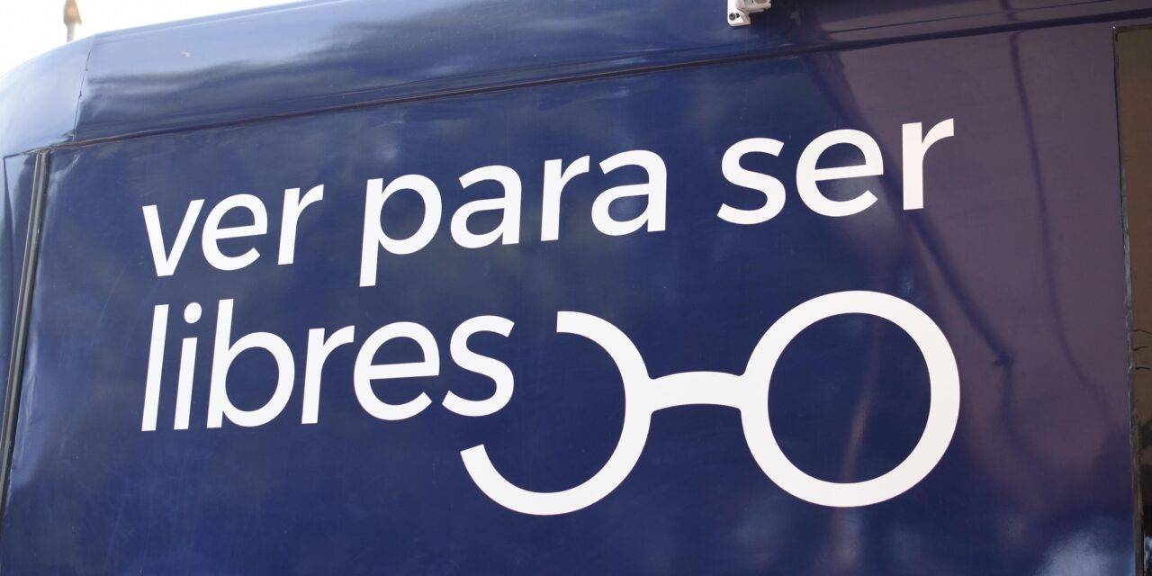 Río Cuarto lleva adelante el programa «Ver para Ser Libres» con controles oftalmológicos y entrega gratuita de lentes