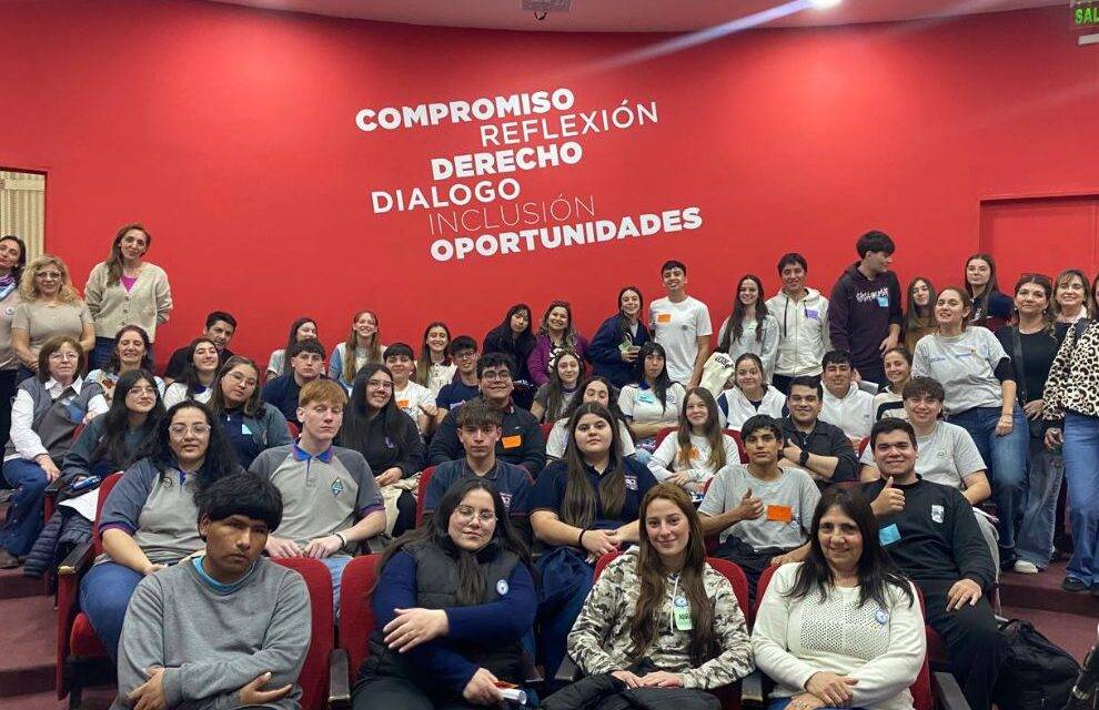Parlamento Estudiantil: 120 estudiantes debatieron sobre convivencia, participación y bienestar