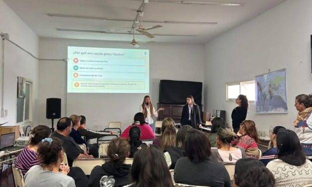 Los Cisnes fortaleció el vínculo entre familias y escuela a través de un taller educativo