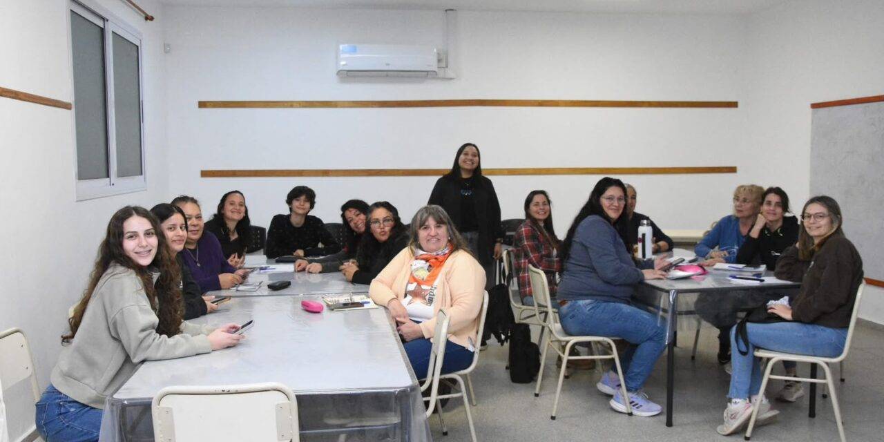 Monte de los Gauchos brinda capacitación en redes sociales para emprendedores
