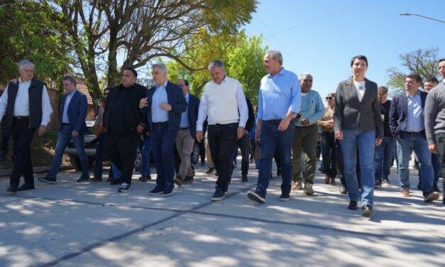 Río Cuarto: Llaryora recorrió las obras del Plan 100 Cuadras de Pavimento